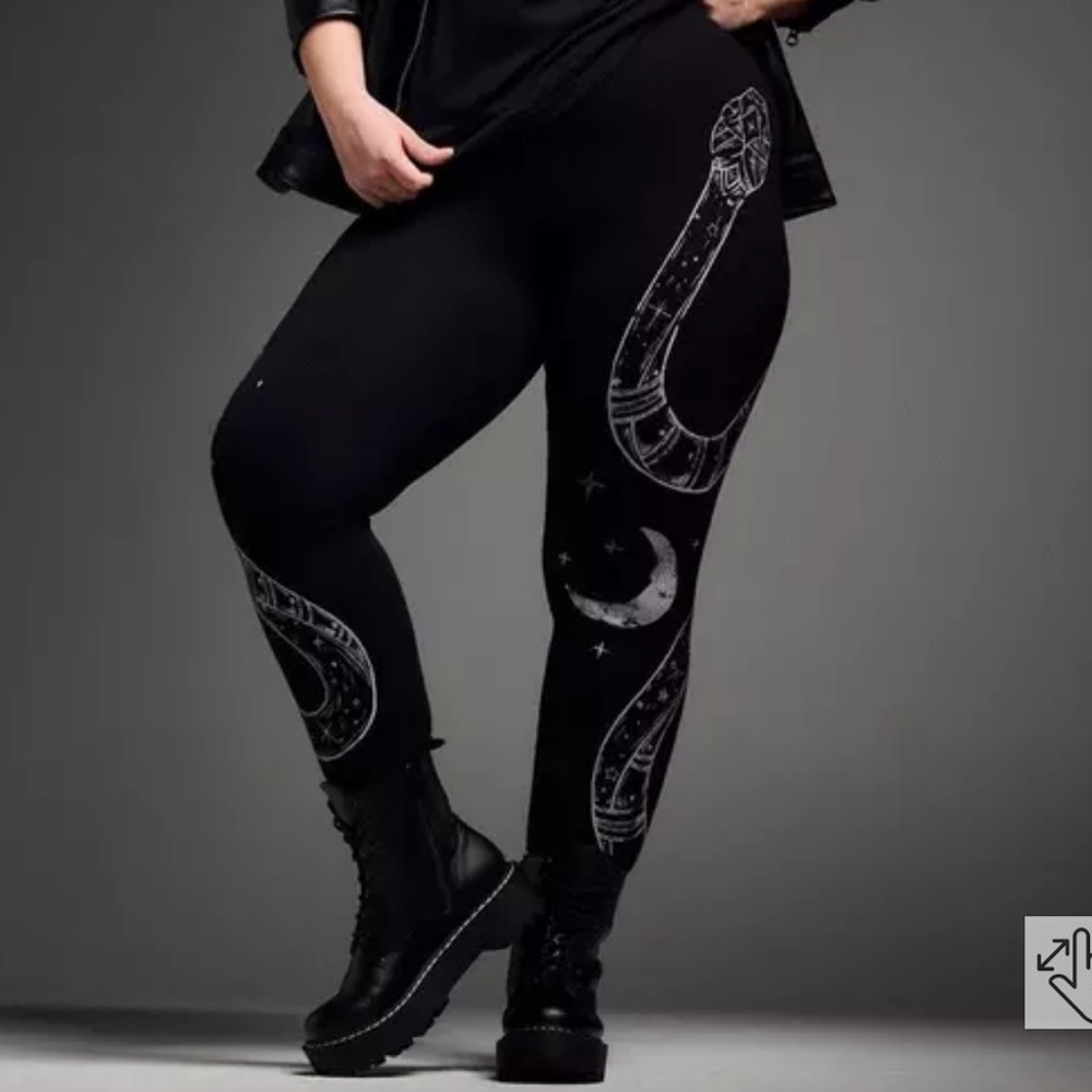 Torrid Nightfall Snake Leggings BNWT Sz 5